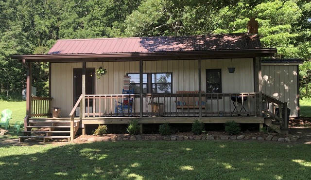 The Little House on the Hill.Mins from Mtn View's center. Wifi recently added