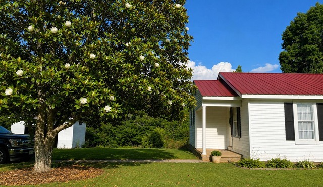 The Magnolia Chateau - A Tennessee Country Retreat