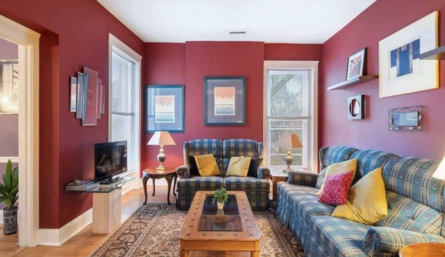 The Starburst House | Prime Location | Parking
