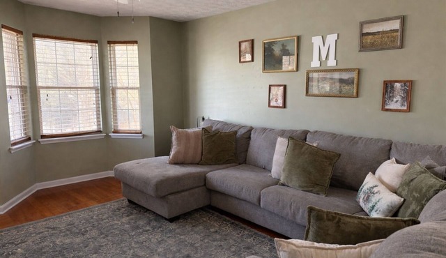 Tranquil 3-bedroom house Center of New Albany