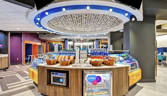 Tru by Hilton Richmond