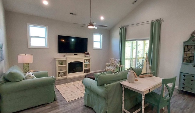 Urban Coastal 3-Bedroom Sleeps 11 / 134