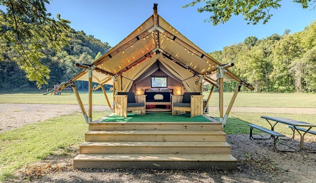 Vibrant Creekside Safari Tent Oasis near Smoky Mountain in Tennessee