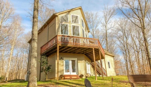 Vibrant, Secluded & Family-Friendly Retreat - w/Game Room and Amazing Views
