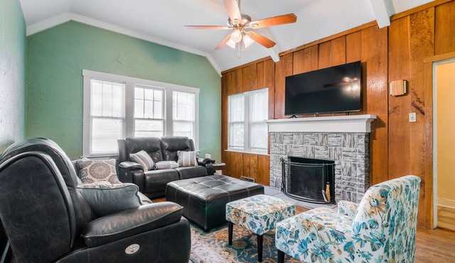 Walk To Aggieville from Brick Cottage with Man Cave, Shuffle Board, Back Yard