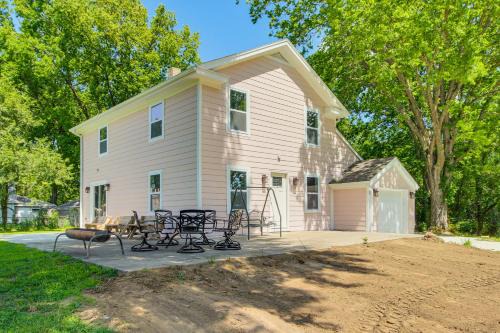 Walk to Winery! Home w/Patio & Yard in Holt