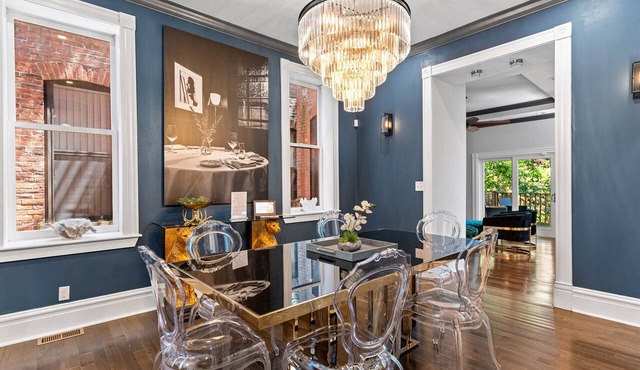 Welcoming 4-bedroom house with AC in vibrant St. Louis