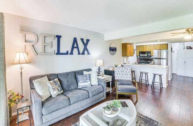 2 Mi to Silver Dollar City: Reed Springs Condo
