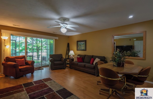 2BR ~ GOLF COURSE ~ Near The Strip! FREE TICKETS INCLUDED! (CH1-1)
