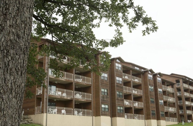 Beautiful 2 bedroom unit at resort, sleeps 8