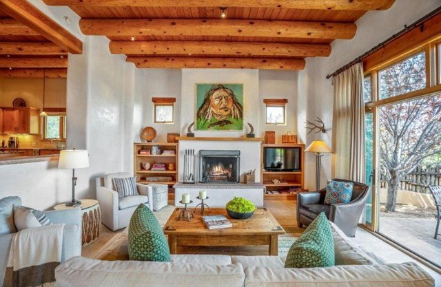 Bishop`s Lodge Villa 38m
