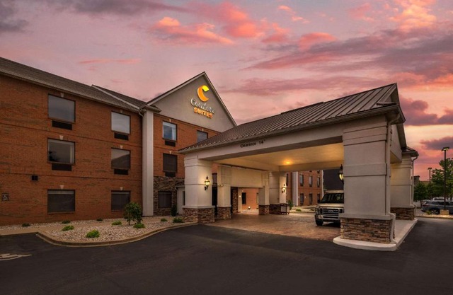 Comfort Suites Airport 