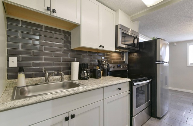 Cottage @ Lighthouse Lodge - Lake View - 15 Min to SDC - Boat Slips