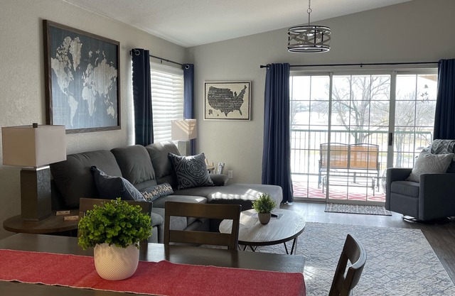 Family Condo on the Course near Branson Landing