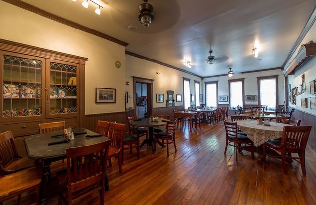 Grand Victorian Inn 
