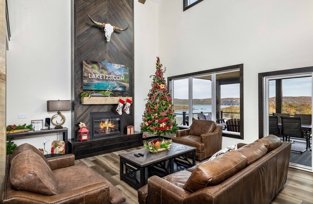 NEW! Escape to a Private Lakefront Branson Cabin Two Pools Free Resort Amenities