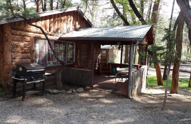 Ponderosa Cabins 104 N Laurel cabin 14