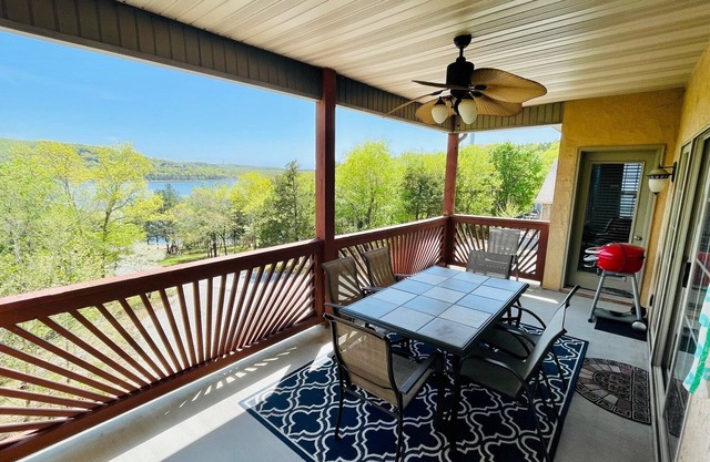 STUNNING LAKEFRONT CONDO WITH LAKE VIEW AND A PRIVATE BOAT SLIP