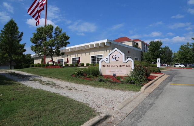 Surrey Grand Crowne next to golf course in Branson MO. Enjoy!