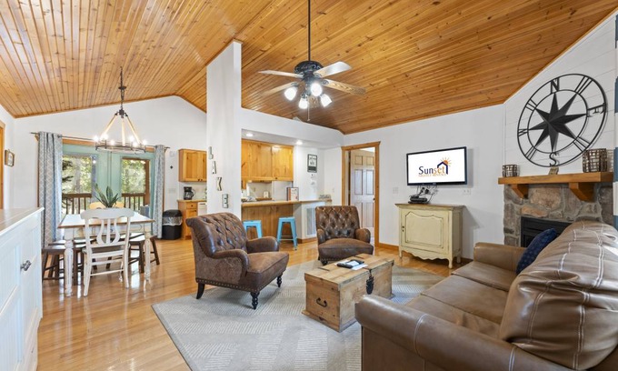 Reeds Spring Cabin | 103 m² Lodge ∙ 2 bedrooms ∙ 8 guests