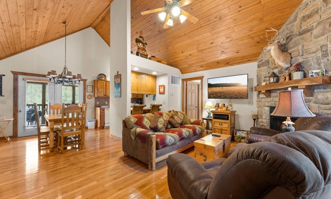 Branson West Cabin | 111 m² Lodge ∙ 2 bedrooms ∙ 6 guests