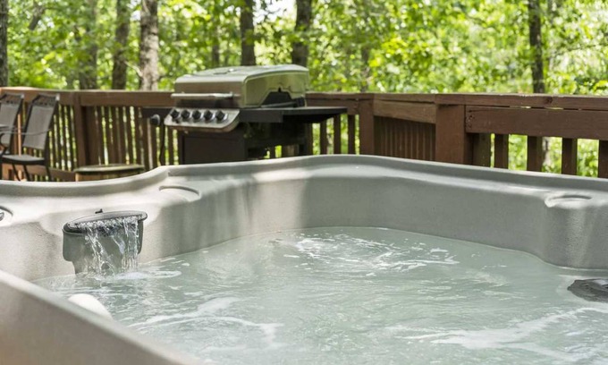 Branson Cedars Cabin | 119 m² Cabin ∙ 2 bedrooms ∙ 6 guests