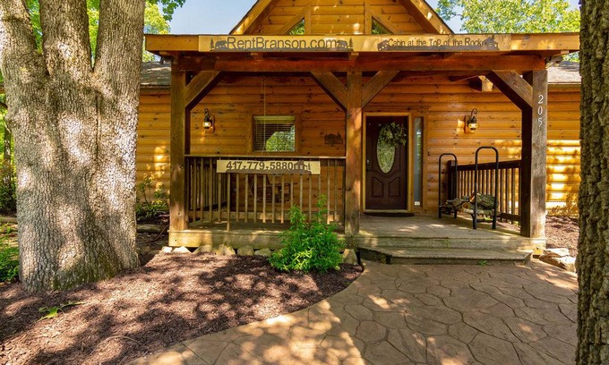 Branson Cedars Cabin | 119 m² Cabin ∙ 3 bedrooms ∙ 8 guests