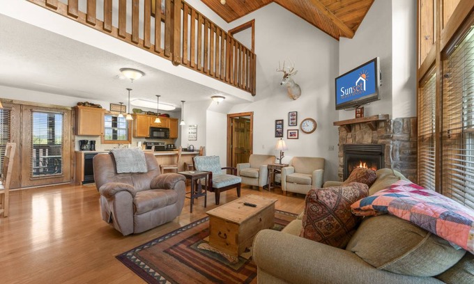 Reeds Spring Cabin | 147 m² Cabin ∙ 4 bedrooms ∙ 13 guests
