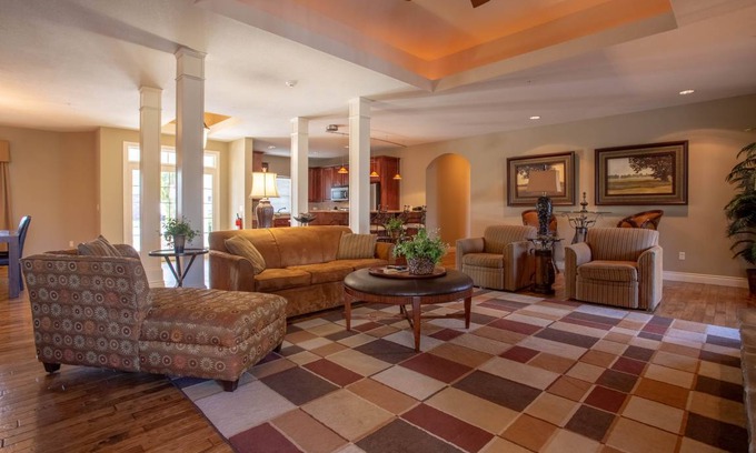Branson House | 233 m² House ∙ 4 bedrooms ∙ 10 guests