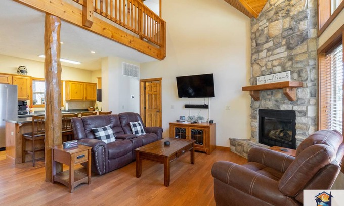 Indian Point Condo | 269 m² Condo ∙ 6 bedrooms ∙ 20 guests