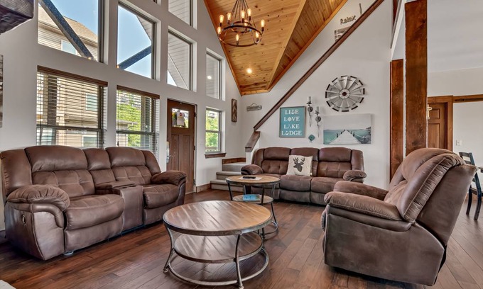 Indian Point Cottage | 323 m² Cabin ∙ 7 bedrooms ∙ 21 guests