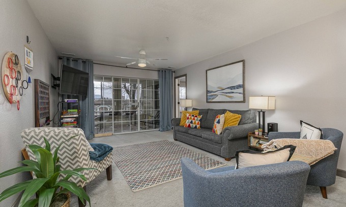 Branson Condo | 3BR Condo ~ Lots of Games! ~ Near the Strip! ~ FREE TICKETS INCLUDED! (GTG)