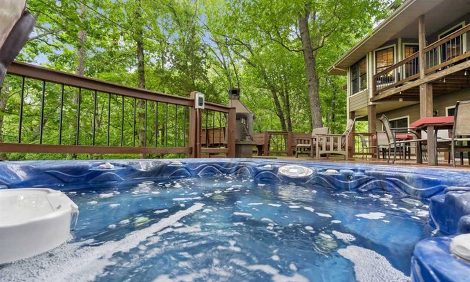Blue Eye Cabin | 418 m² Lodge ∙ 6 bedrooms ∙ 16 guests