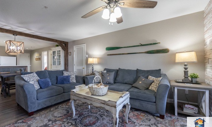 Branson Condo | Beautifully Updated 3BR WALK-IN ~ Near the Strip ~ FREE TICKETS INCLUDED! (CH4-4)