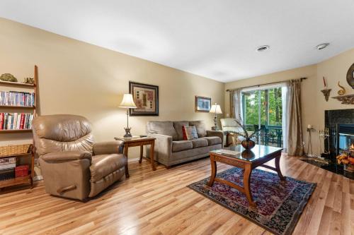 Table Rock Apartment | Bluffs Oasis Condo