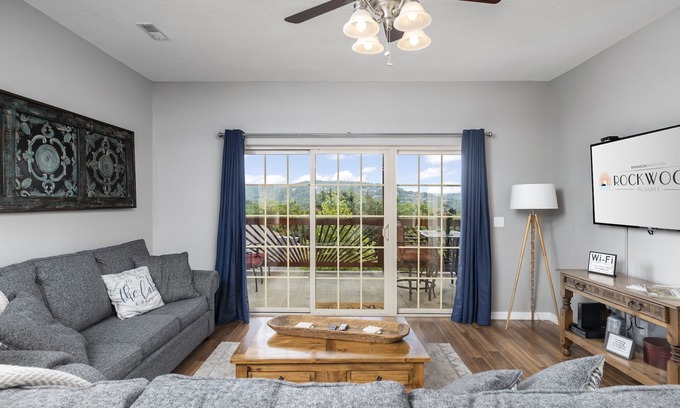Indian Point Condo | Book Rockwood 3 bdrm with free Silver dollar city ticket and more