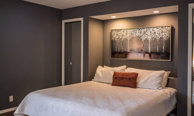 Table Rock Apartment | Branson Condo at Pointe Royale with Indoor Pool and Hot Tub on Taneycomo Lake ne