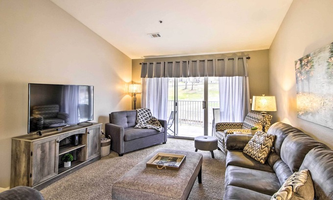 Table Rock Condo | Charming Condo w/Balcony, Near Branson Strip