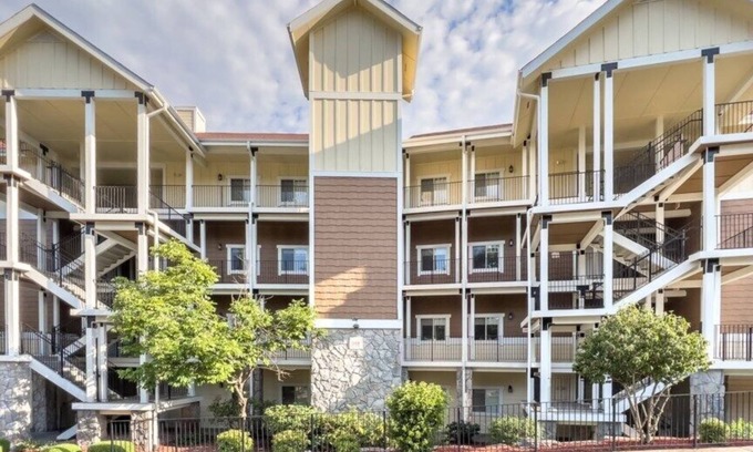 Table Rock Condo | Club Wyndham Mountain Vista, Missouri, 2 Bedroom Deluxe