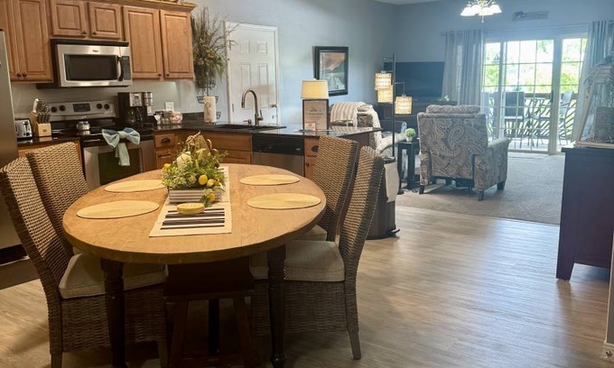 Hollister Condo | Condo ∙ 3 bedrooms ∙ 8 guests