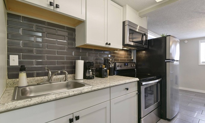 Kimberling City Cabin | Cottage @ Lighthouse Lodge - Lake View - 15 Min to SDC - Boat Slips