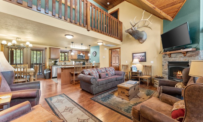Reeds Spring Cabin | Create Beautiful Memories at this 4 Bed Lodge Located at Stonebridge Resort