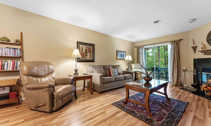 Table Rock Condo | Enjoy the Indoors and Outdoors in this Adorable Condo! This Oasis Allows Pets