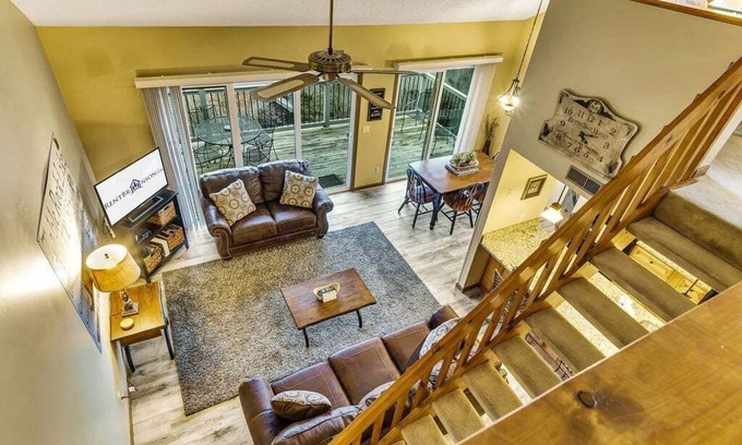 Indian Point Condo | Free SDC Tickets, Next door to Silver Dollar City, Fantastic Lake View