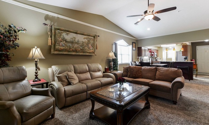 Branson Condo | Gorgeous Remodeled Luxury Condo-Heart of Branson-Affordable-Indoor Pool-Spacious