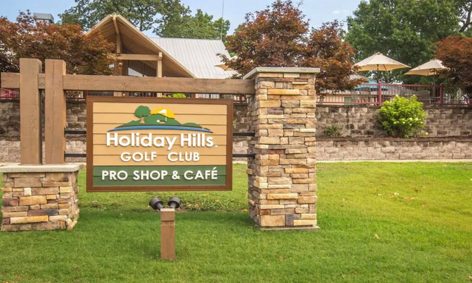 Branson Condo | HICV Holiday Hills Resort 1br suite Sunday check-in