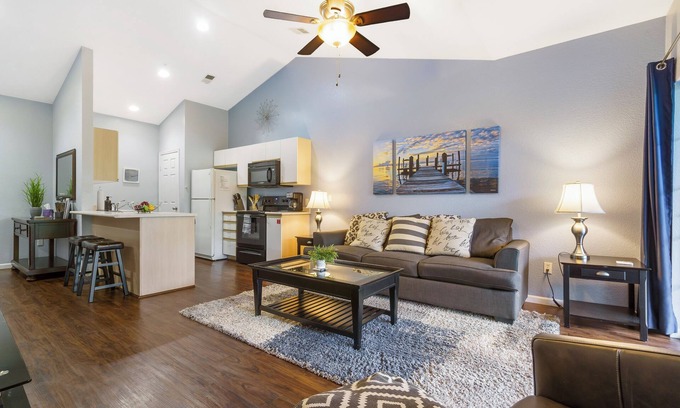 Branson Condo | Holiday Ridge Retreat 11 | Holiday Hills Branson | Golf Resort | Outdoor Pools