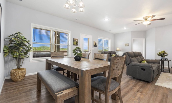Branson West Condo | Hot Tub, Golf Course On Site, Arcade, Pvt Deck- HighEnd Decor! Bright Floorplan
