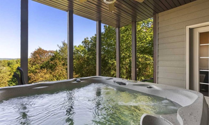 Branson West House | House ∙ 5 bedrooms ∙ 15 guests