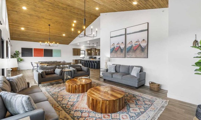 Indian Point House | House ∙ 6 bedrooms ∙ 18 guests